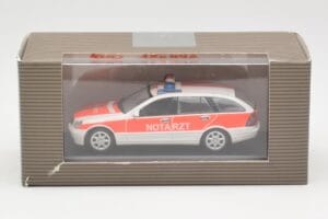 Mercedes C-Class S203 Notarzt Minichamps 1:43 430030190 Metal - imagem 4 de 4