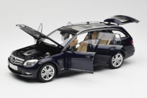 Mercedes C-Class S204 T-Modell Tanzanite Azul AUTOart 1:18 B66962352 Metal - imagem 2 de 8