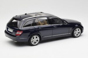 Mercedes C-Class S204 T-Modell Tanzanite Azul AUTOart 1:18 B66962352 Metal - imagem 3 de 8