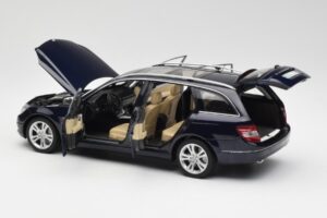 Mercedes C-Class S204 T-Modell Tanzanite Azul AUTOart 1:18 B66962352 Metal - imagem 5 de 8