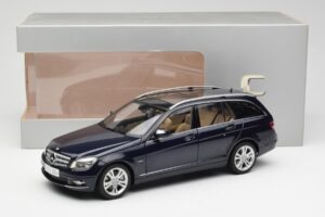 Mercedes C-Class S204 T-Modell Tanzanite Azul AUTOart 1:18 B66962352 Metal - imagem 8 de 8