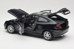 Mercedes C-Class Sports Coupe CL203 Azul Maisto 1:18 B66962124 Metal - imagem 5 de 8