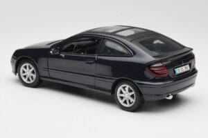 Mercedes C-Class Sports Coupe CL203 Azul Maisto 1:18 B66962124 Metal - imagem 7 de 8