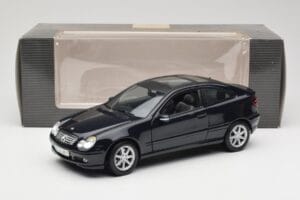 Mercedes C-Class Sports Coupe CL203 Azul Maisto 1:18 B66962124 Metal - imagem 8 de 8