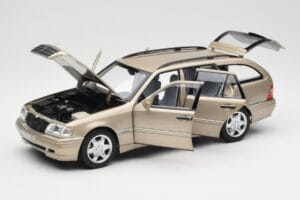 Mercedes C-Class T-Model W202 Smoke Silver Norev 1:18 183388 Metal - imagem 2 de 8