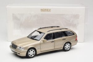 Mercedes C-Class T-Model W202 Smoke Silver Norev 1:18 183388 Metal - imagem 8 de 8