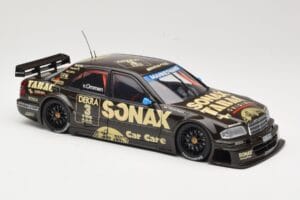 Mercedes C-Class W202 #3 J. van Ommen AMG Mercedes Team DTM 1995 UT Models 1:18 180953303 Metal - imagem 6 de 8