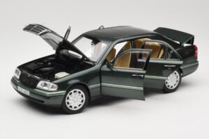 Mercedes C-Class W202 Malachite Green Norev 1:18 183372 Metal - imagem 2 de 8
