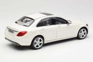 Mercedes C-Class W205 Diamond Branco Metálico Norev 1:18 B66960256 Metal - imagem 3 de 8