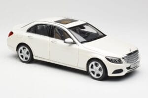 Mercedes C-Class W205 Diamond Branco Metálico Norev 1:18 B66960256 Metal - imagem 6 de 8