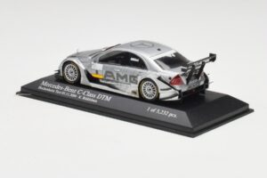 Mercedes C-Class W203 #8 Team AMG DTM Test Car 2004 Minichamps 1:43 400043498 Metal - imagem 3 de 4