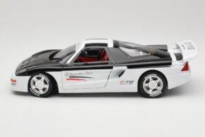 Mercedes C112 Sport Branco & Preto Guiloy 1:18 68521 Metal - imagem 4 de 8