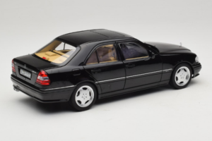 Mercedes C36 AMG W202 Obsidian Black Metallic Norev 1:18 183381 Metal - imagem 3 de 8