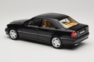 Mercedes C36 AMG W202 Obsidian Black Metallic Norev 1:18 183381 Metal - imagem 7 de 8