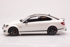 Mercedes AMG C63 W204 Edition 507 Branco GT Spirit 1:18 GT899 Resina - imagem 3 de 6