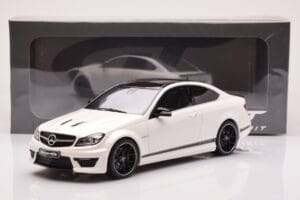 Mercedes AMG C63 W204 Edition 507 Branco GT Spirit 1:18 GT899 Resina - imagem 6 de 6