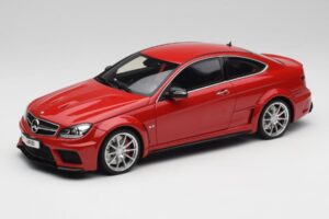 Mercedes AMG C63 W204 Vermelho 2nd Choice GT Spirit 1:18 GT065-D1 Resina