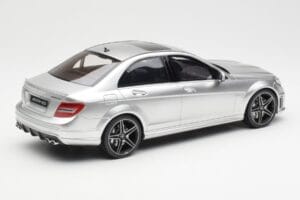 Mercedes C63 AMG W204 Prata GT Spirit 1:18 GT462 Resina - imagem 2 de 6