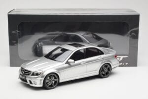 Mercedes C63 AMG W204 Prata GT Spirit 1:18 GT462 Resina - imagem 6 de 6