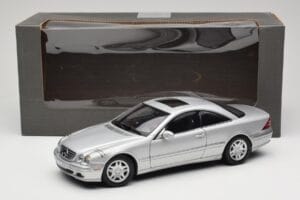 Mercedes CL 500 C215 Prata AUTOart 1:18 B66962152 Metal - imagem 8 de 8