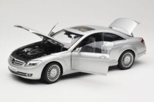 Mercedes CL-Class C216 Prateado AUTOart 1:18 76164 Metal - imagem 2 de 8
