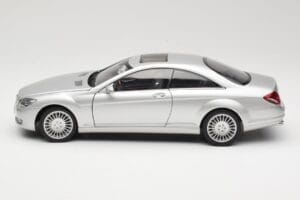 Mercedes CL-Class C216 Prateado AUTOart 1:18 76164 Metal - imagem 4 de 8