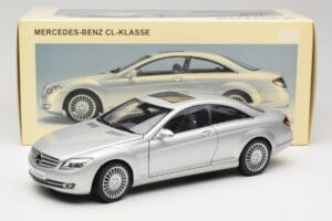 Mercedes CL-Class C216 Prateado AUTOart 1:18 76164 Metal - imagem 8 de 8