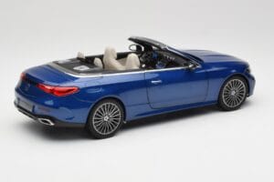 Mercedes CLE Cabriolet A236 Azul Norev 1:18 B66960653 Metal - imagem 4 de 9