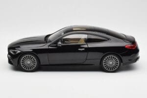 Mercedes CLE C236 Coupe Obsidian Preto Metálico Norev 1:18 183937 Metal - imagem 4 de 8
