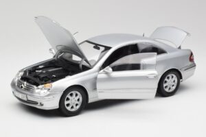 Mercedes CLK 500 C209 Prata Kyosho 1:18 B66962144 Metal - imagem 2 de 8