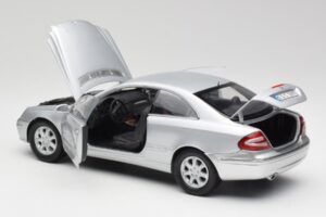Mercedes CLK 500 C209 Prata Kyosho 1:18 B66962144 Metal - imagem 5 de 8