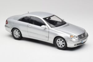 Mercedes CLK 500 C209 Prata Kyosho 1:18 B66962144 Metal - imagem 6 de 8