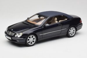 Mercedes CLK 500 W209 Cabriolet Azul Escuro Metálico Kyosho 1:18 B66962174 Metal - imagem 3 de 9