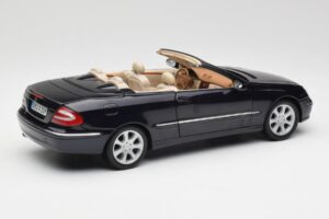 Mercedes CLK 500 W209 Cabriolet Azul Escuro Metálico Kyosho 1:18 B66962174 Metal - imagem 4 de 9