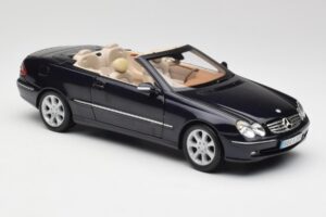 Mercedes CLK 500 W209 Cabriolet Azul Escuro Metálico Kyosho 1:18 B66962174 Metal - imagem 7 de 9