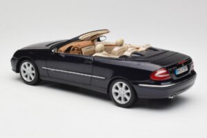 Mercedes CLK 500 W209 Cabriolet Azul Escuro Metálico Kyosho 1:18 B66962174 Metal - imagem 8 de 9