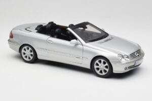 Mercedes CLK 500 Cabriolet Elegance A209 Prata Kyosho 1:18 B66962172 Metal - imagem 6 de 8