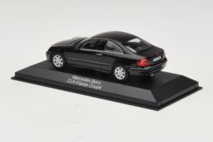 Mercedes CLK W208 Preto Minichamps 1:43 B66961946 Metal - imagem 3 de 5