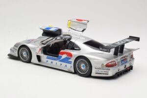 Mercedes CLK LM GT1 #1 AMG Mercedes K. Ludwig / R. Zonta FIA GT Championship 1998 Maisto 1:18 56053 Metal - imagem 5 de 8