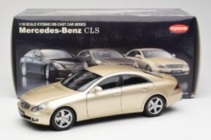 Mercedes CLS C219 Bege Claro Dourado Kyosho 1:18 08401LBE Metal - imagem 8 de 8