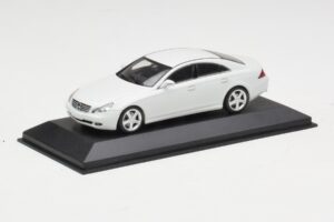 Mercedes CLS-Class C219 Linea Branco Minichamps 1:43 436034300 Metal - imagem 2 de 4