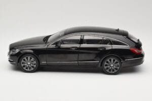 Mercedes CLS Shooting Brake X218 Obsidian Black Norev 1:18 B66960115 Metal - imagem 4 de 8