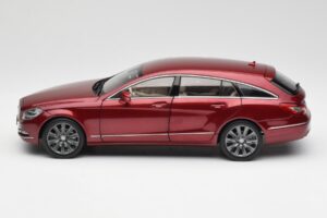 Mercedes CLS Shooting Brake X218 Thulite Vermelho Norev 1:18 B66960116 Metal - imagem 4 de 8