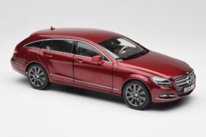 Mercedes CLS Shooting Brake X218 Thulite Vermelho Norev 1:18 B66960116 Metal - imagem 6 de 8