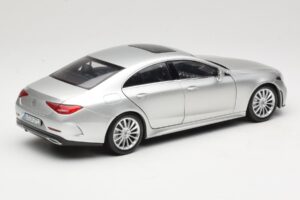 Mercedes CLS C257 Prata Norev 1:18 183489 Metal - imagem 3 de 8