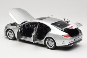 Mercedes CLS C257 Prata Norev 1:18 183489 Metal - imagem 5 de 8