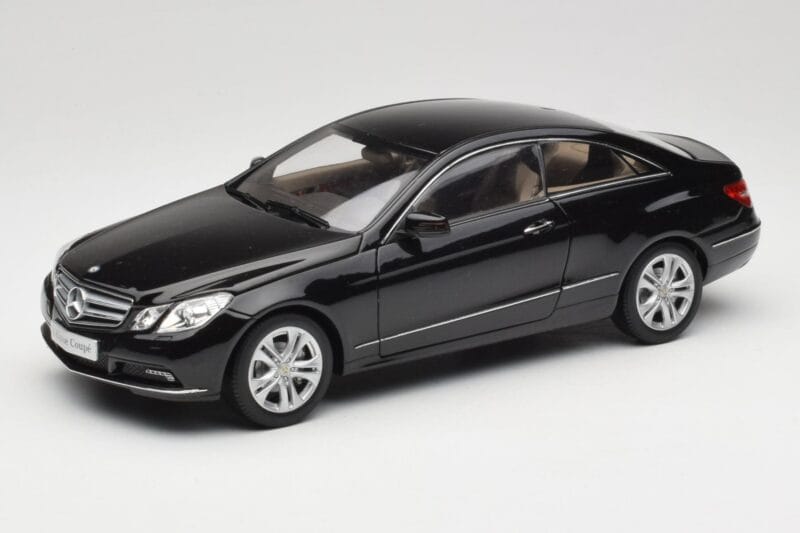 Mercedes E-Class Coupe C207 Obsidian Black Metallic Norev 1:18 B66962418 Metal
