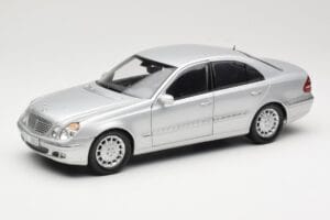 Mercedes E-Class W211 Prata Kyosho 1:18 B66962146 Metal
