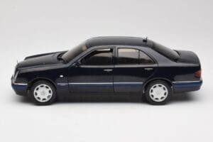 Mercedes E-Class W210 E320 Preto Sun Star 1:18 1151 Metal - imagem 4 de 8