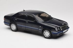 Mercedes E-Class W210 E320 Preto Sun Star 1:18 1151 Metal - imagem 6 de 8